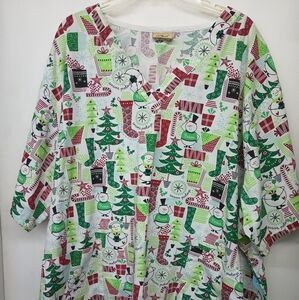 Size 5X Christmas scrub top